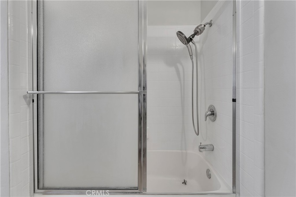 1250 E 1st Street 7 Property Photo 18