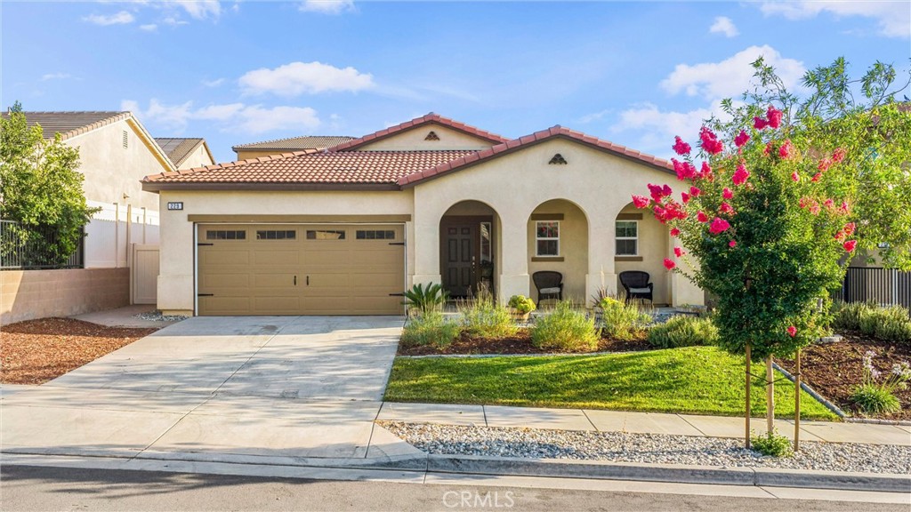 229 Country Club Property Photo 2