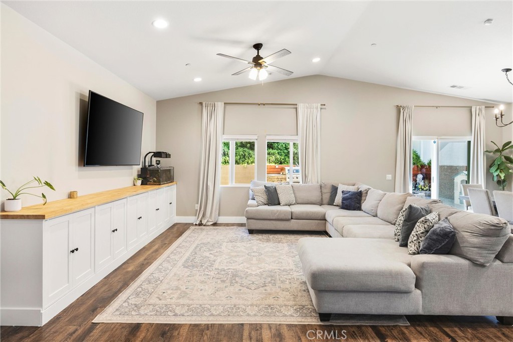 229 Country Club Property Photo 6