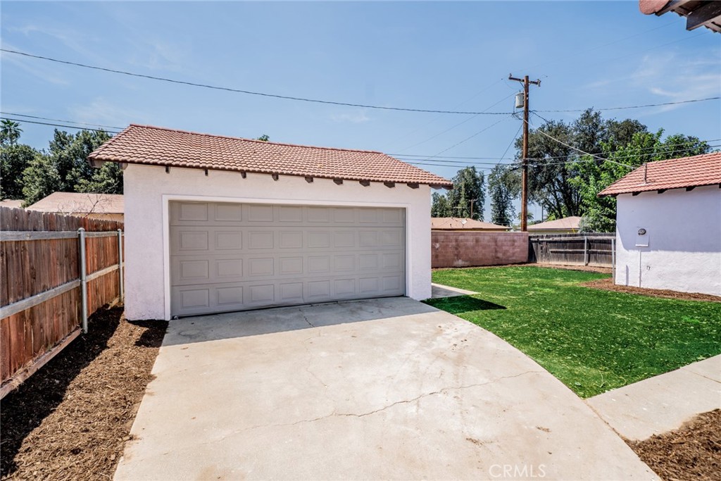 2586 Prospect Avenue Property Photo 2