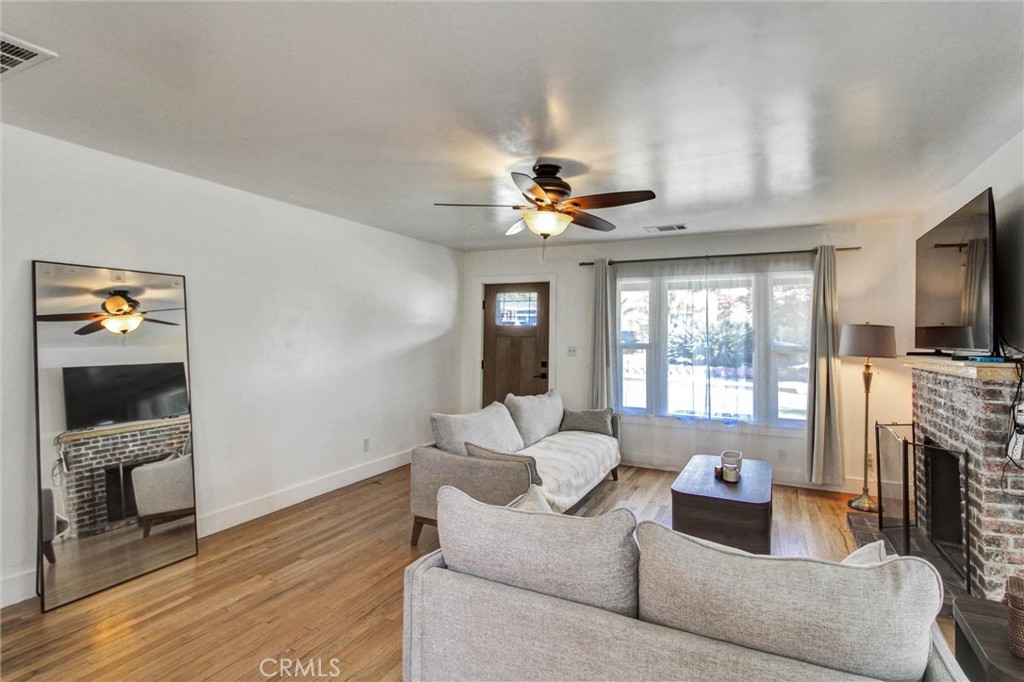 9359 Lomita Property Photo 8