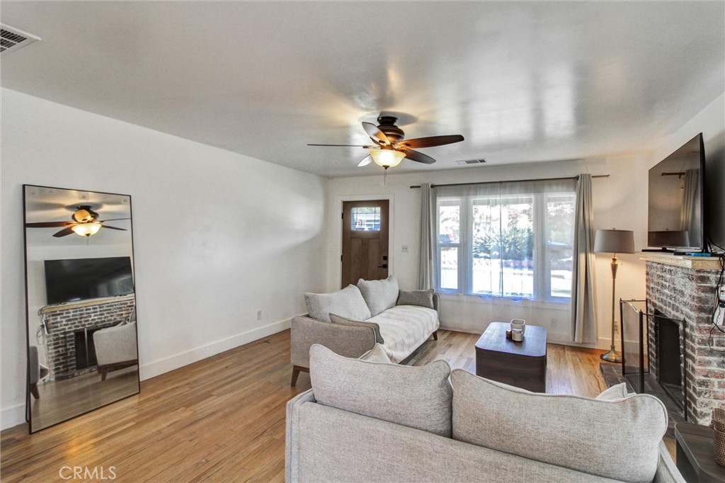 9359 Lomita Property Photo 8