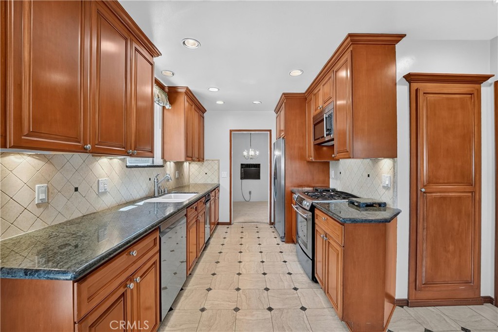 742 Irving Property Photo 11