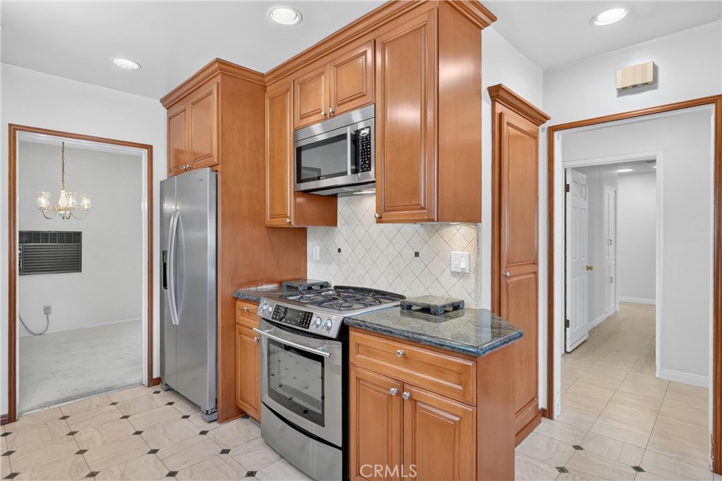 742 Irving Property Photo 14