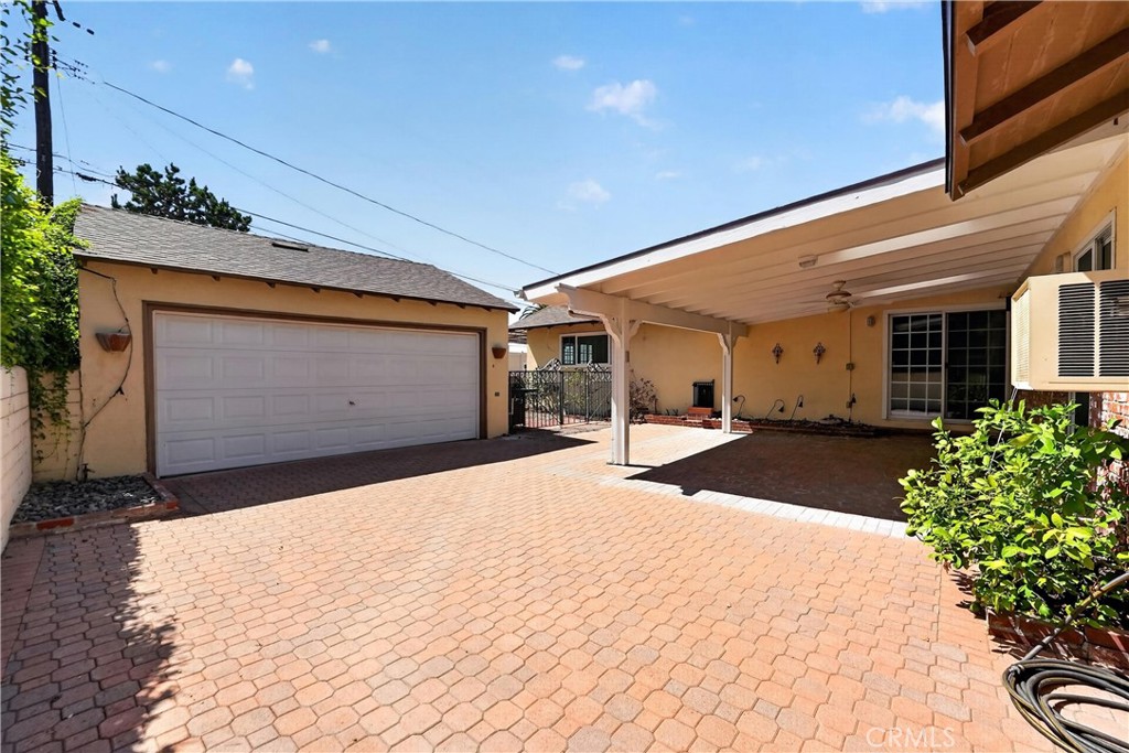 742 Irving Property Photo 45