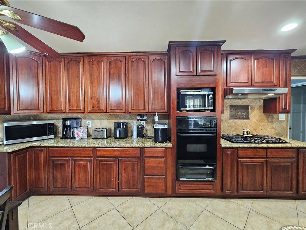 1179 N Viceroy Avenue Property Photo 1