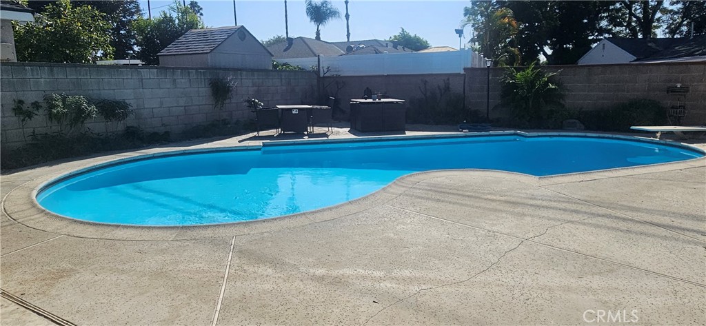 1179 N Viceroy Avenue Property Photo 3