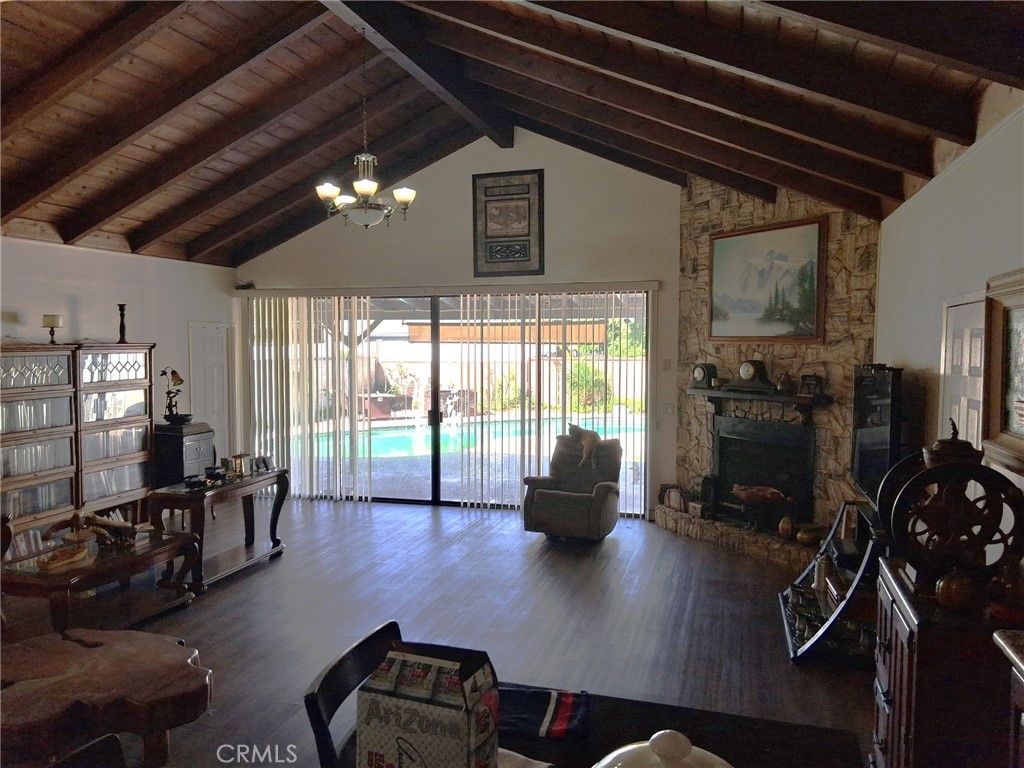 1179 N Viceroy Avenue Property Photo 7