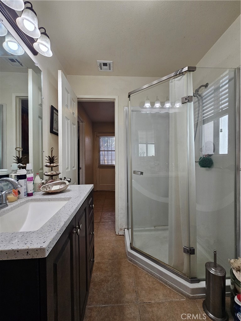 1179 N Viceroy Avenue Property Photo 8