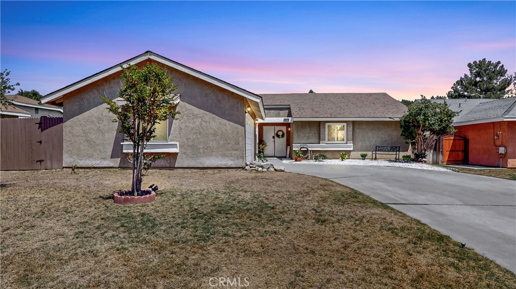 4973 Cambridge Property Photo 3