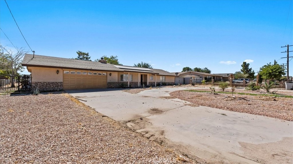 11443 Balsam Avenue Property Photo 2