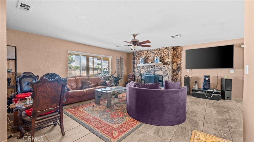 11443 Balsam Avenue Property Photo 4