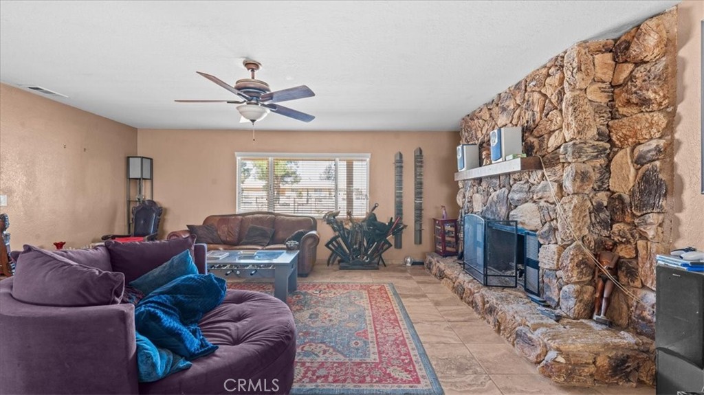 11443 Balsam Avenue Property Photo 5