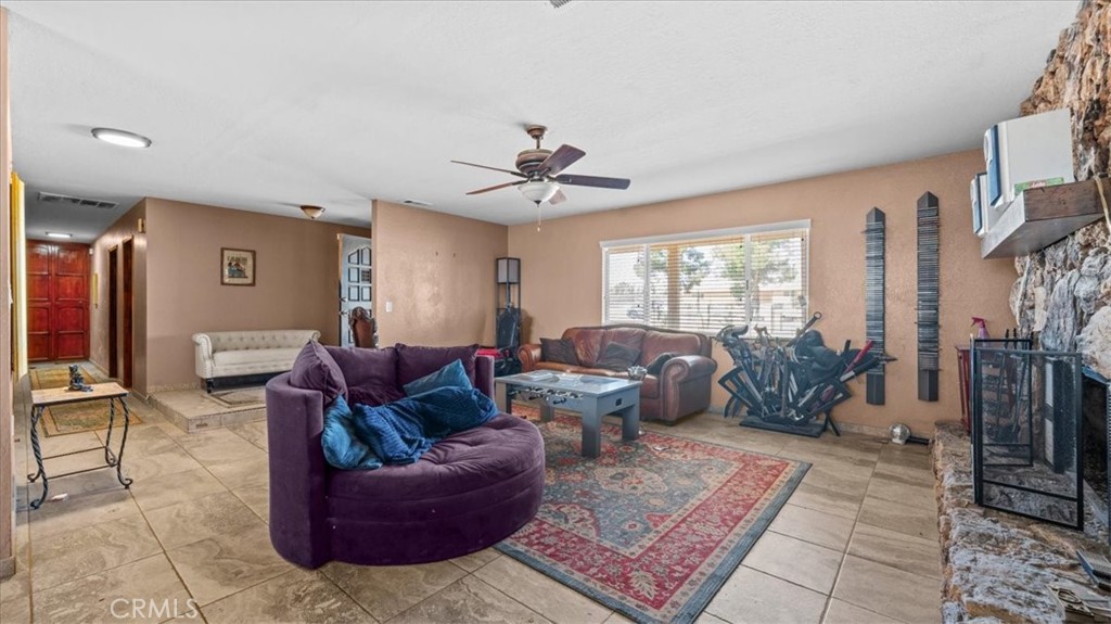 11443 Balsam Avenue Property Photo 6