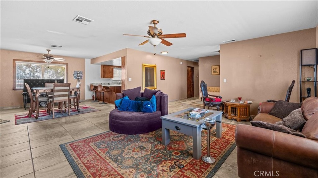 11443 Balsam Avenue Property Photo 7