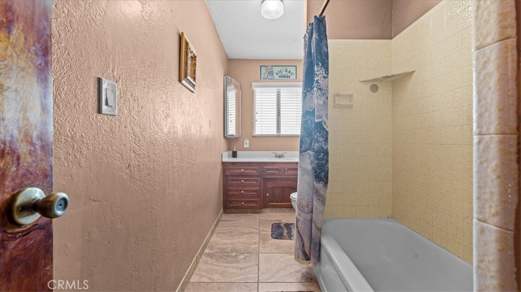 11443 Balsam Avenue Property Photo 17