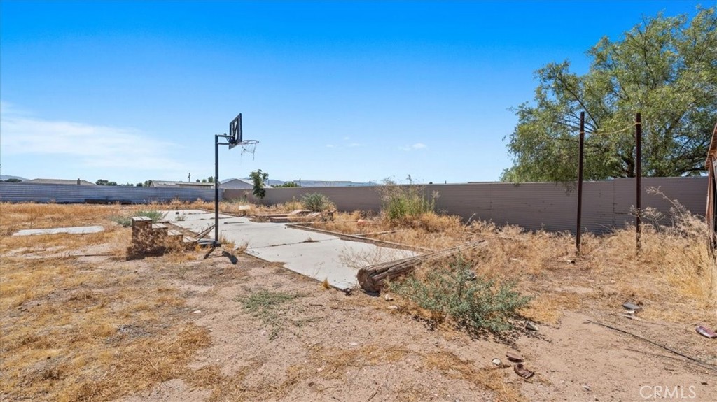 11443 Balsam Avenue Property Photo 24