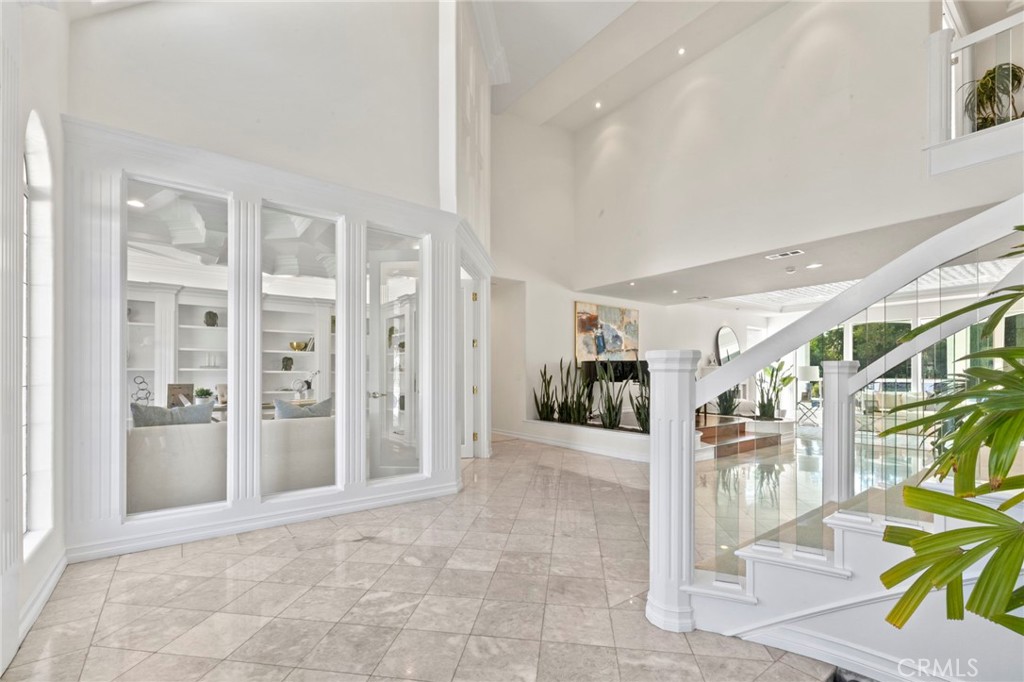 5072 Castle Court Property Photo 3