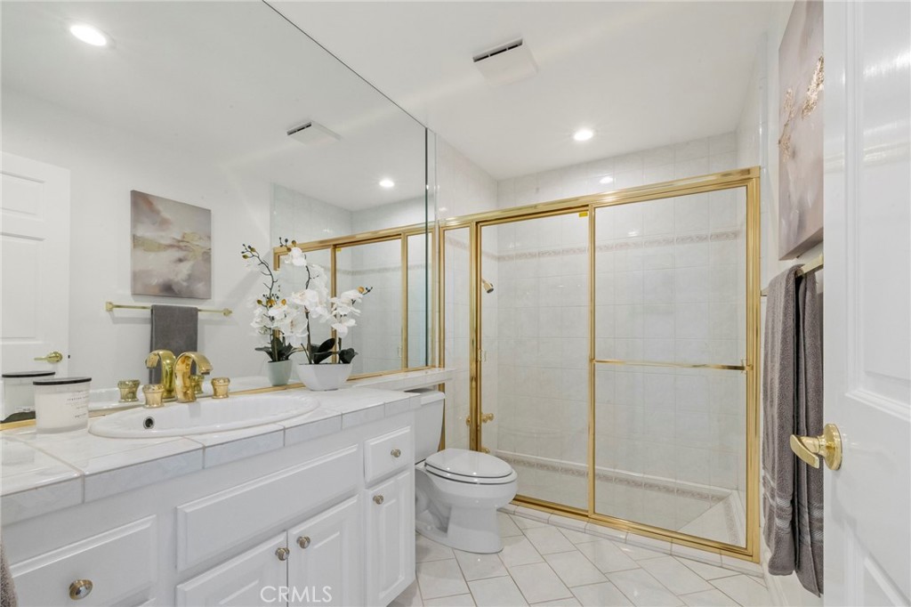 5072 Castle Court Property Photo 15