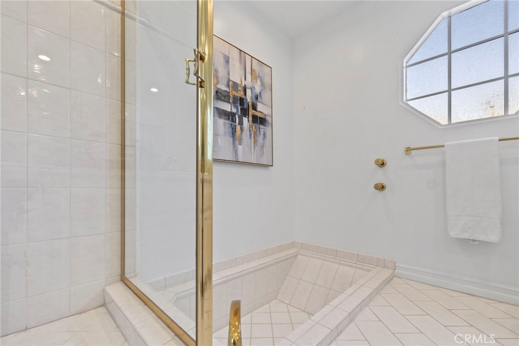 5072 Castle Court Property Photo 23