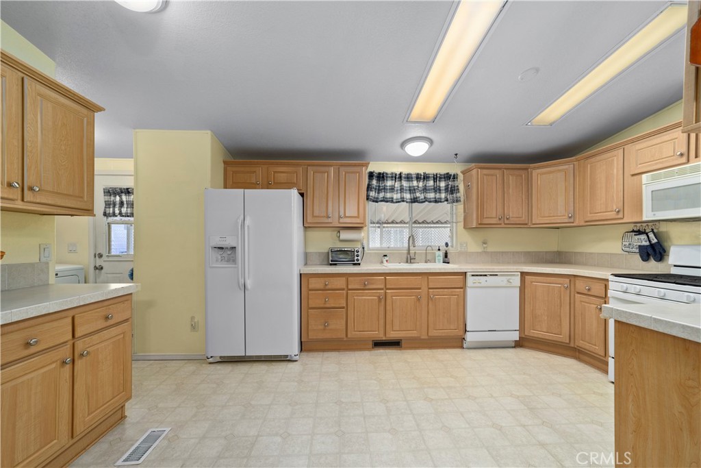 1630 W Covina Boulevard 62 Property Photo 14