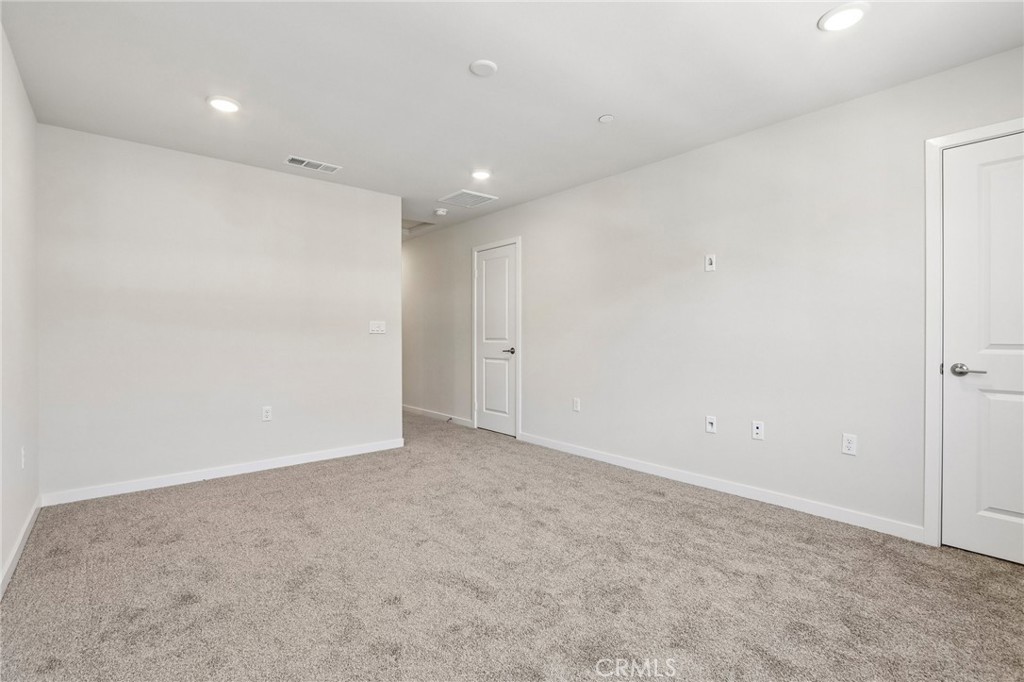 9563 Hannah Way Property Photo 6