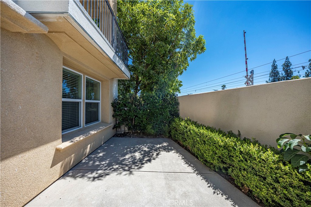 803 N Dalton Avenue 101 Property Photo 4