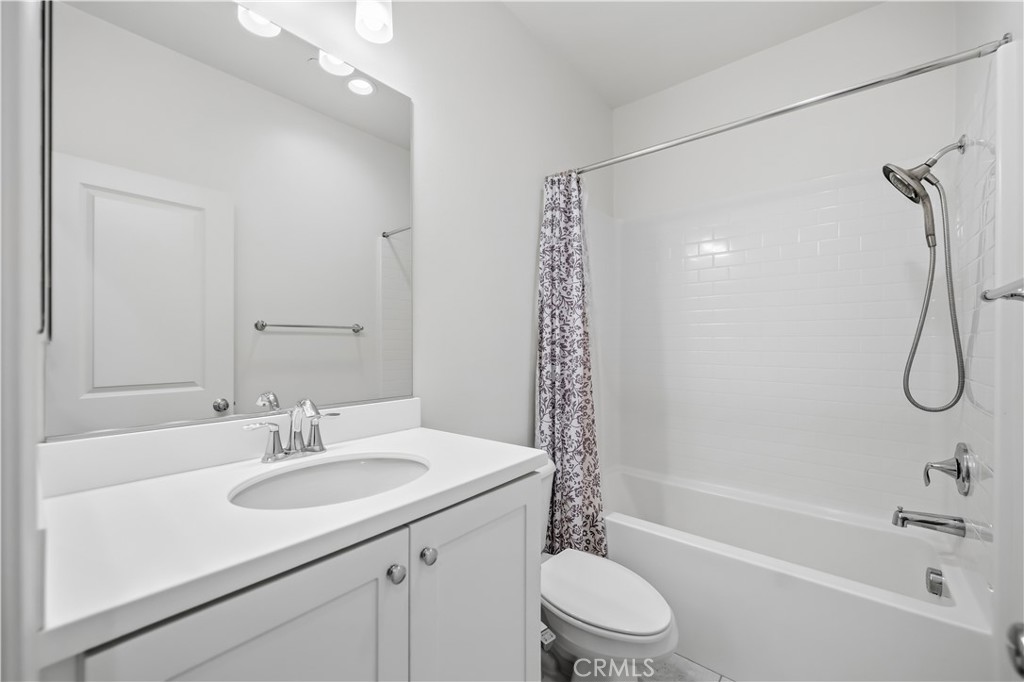 803 N Dalton Avenue 101 Property Photo 32