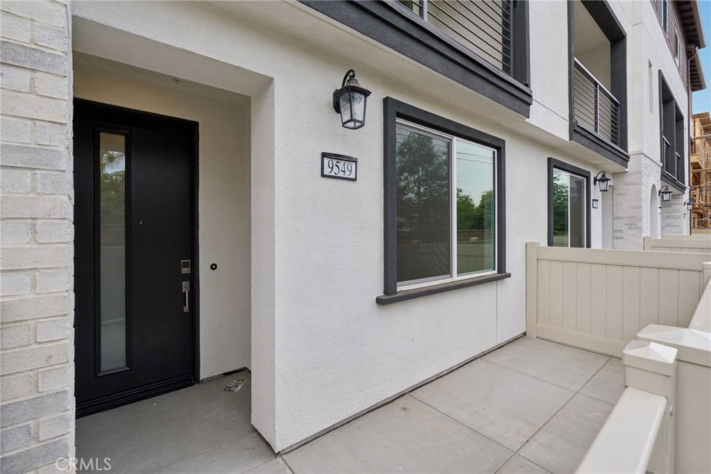 9549 Hannah Way Property Photo 1