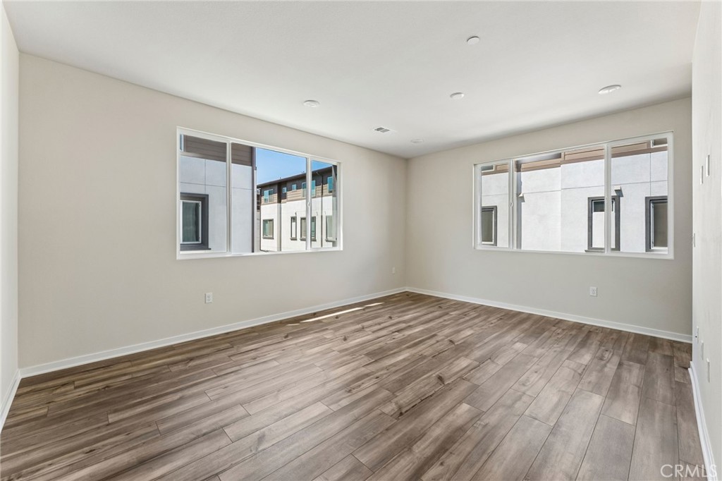 9548 Hannah Way Property Photo 5