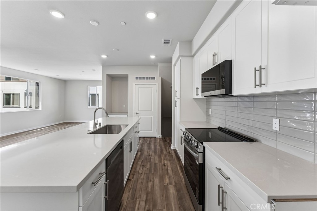 9548 Hannah Way Property Photo 16