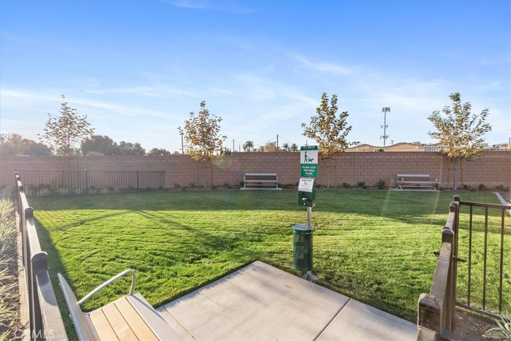 9546 Hannah Way Property Photo 5