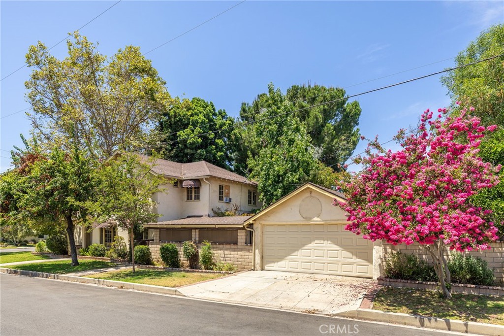 2509 I Property Photo 3