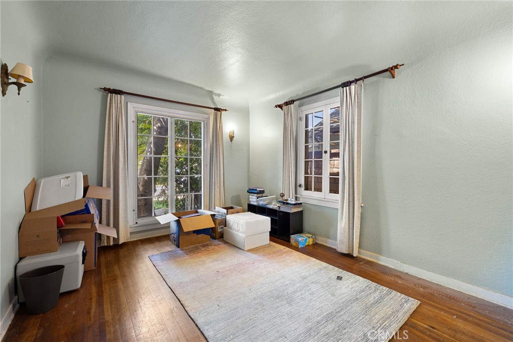 2509 I Property Photo 23