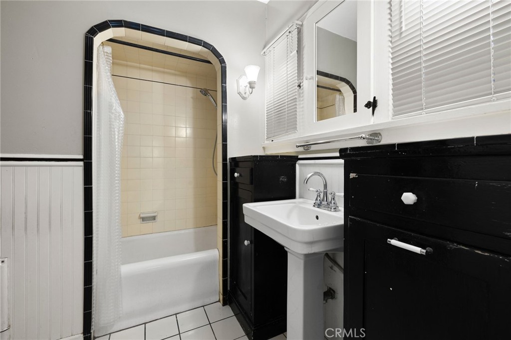 2509 I Property Photo 24