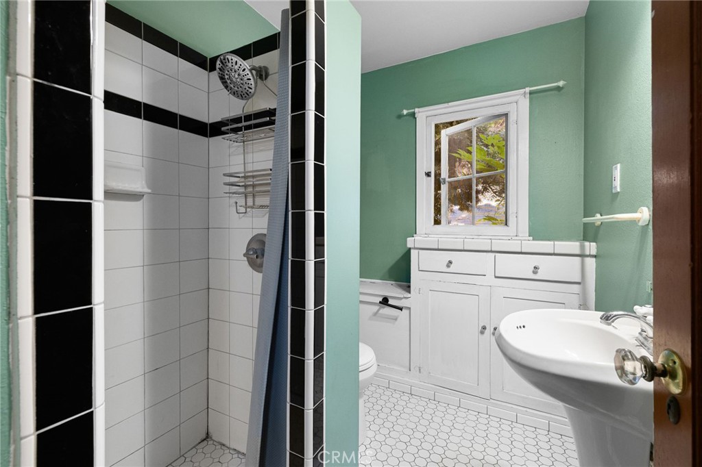2509 I Property Photo 32