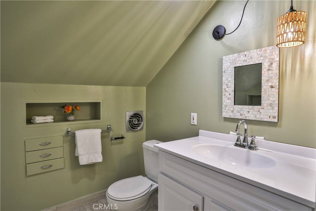 846 W 10th Street Property Photo 27