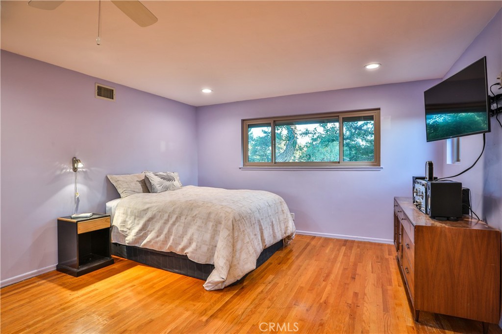846 W 10th Street Property Photo 29
