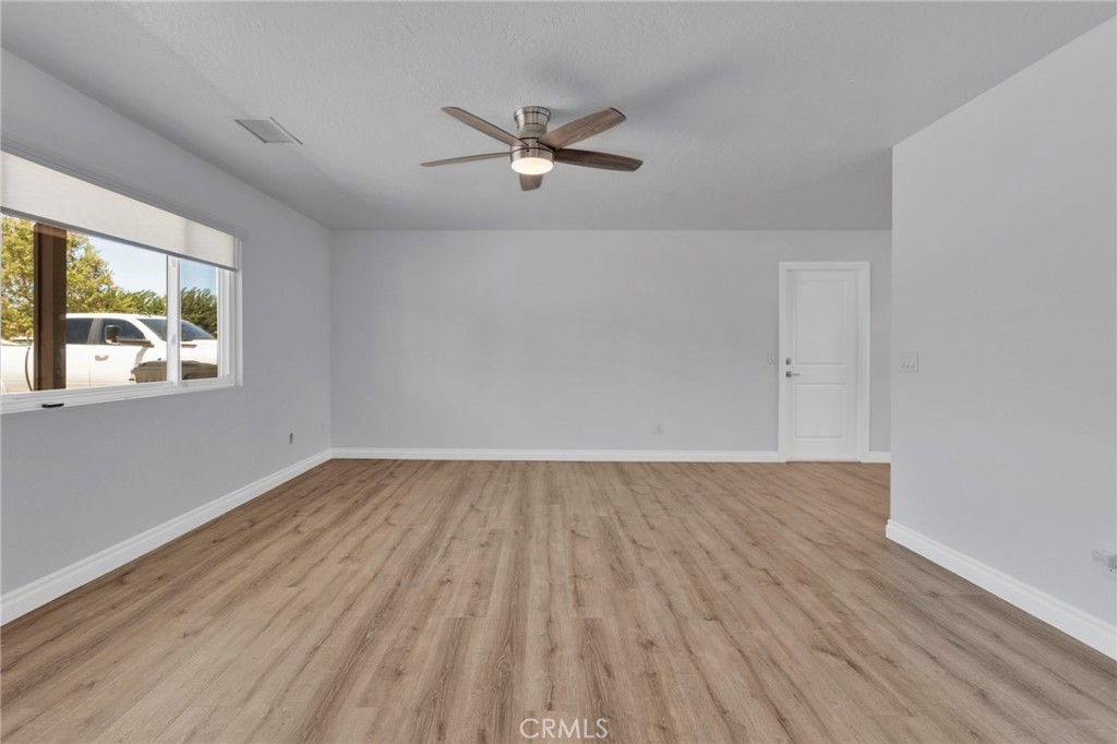 8333 Corona Avenue Property Photo 11
