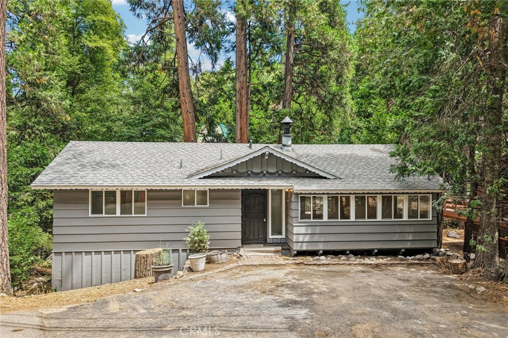 24978 Faulhorn Property Photo 2