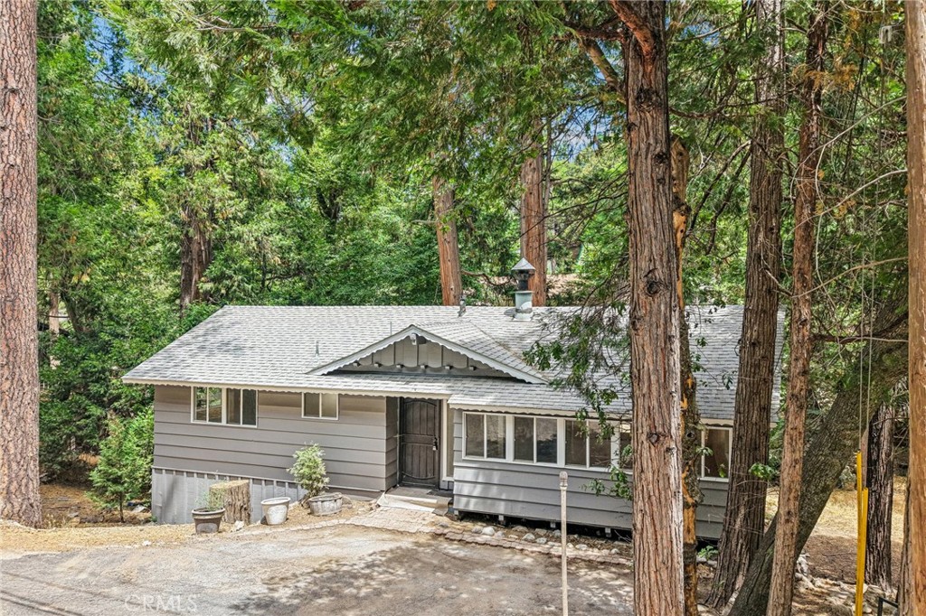 24978 Faulhorn Property Photo 3