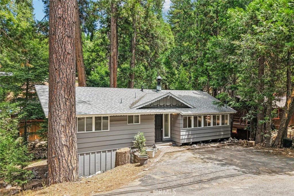 24978 Faulhorn Property Photo 4