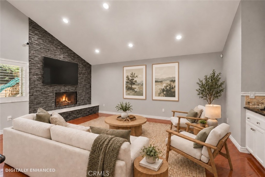 10158 Woodridge Property Photo 4