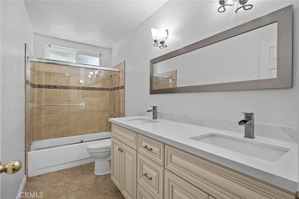 10158 Woodridge Property Photo 9