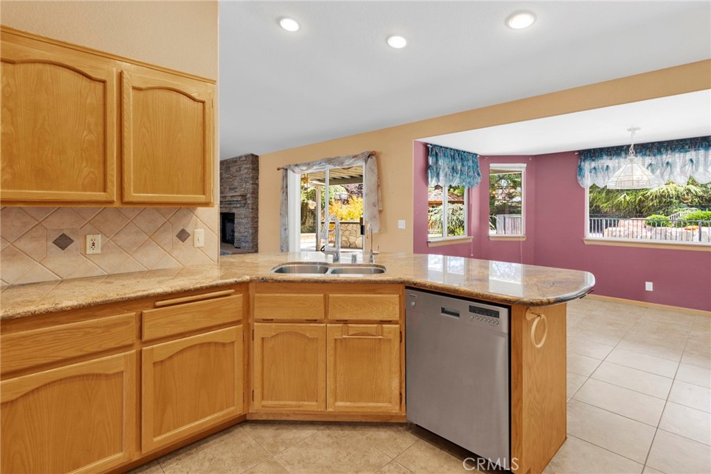 13331 Waco Drive Property Photo 14