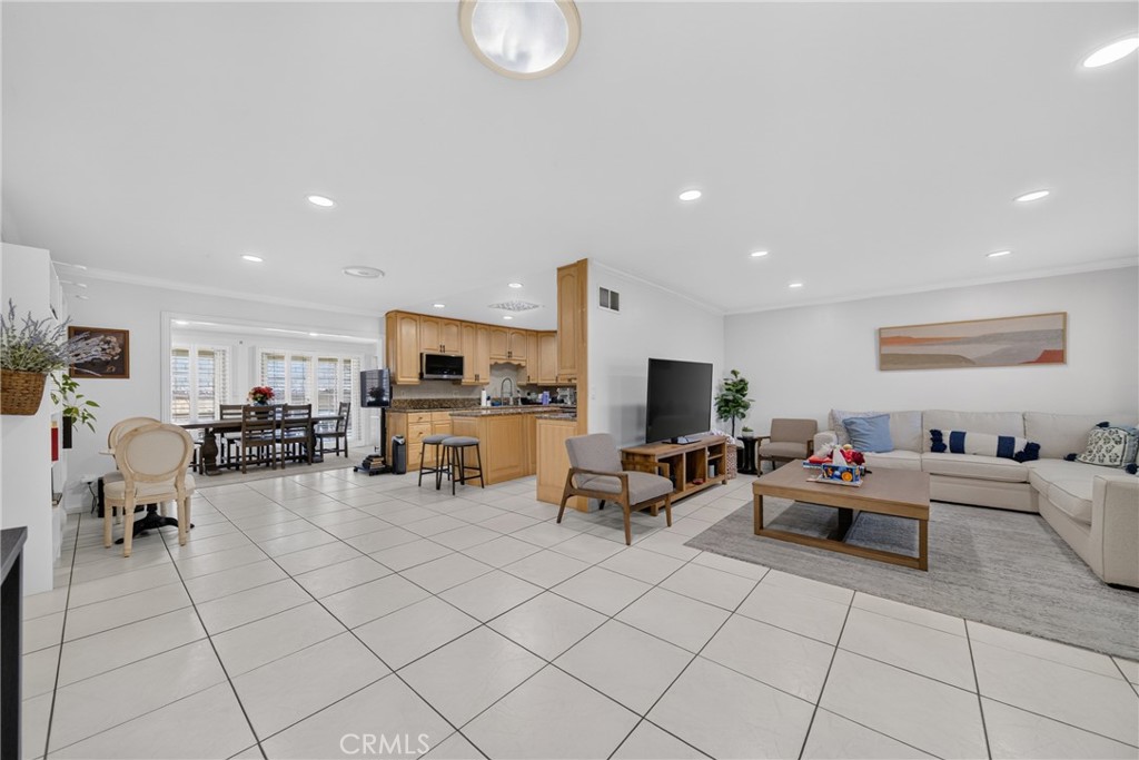 579 Aurora Property Photo 5