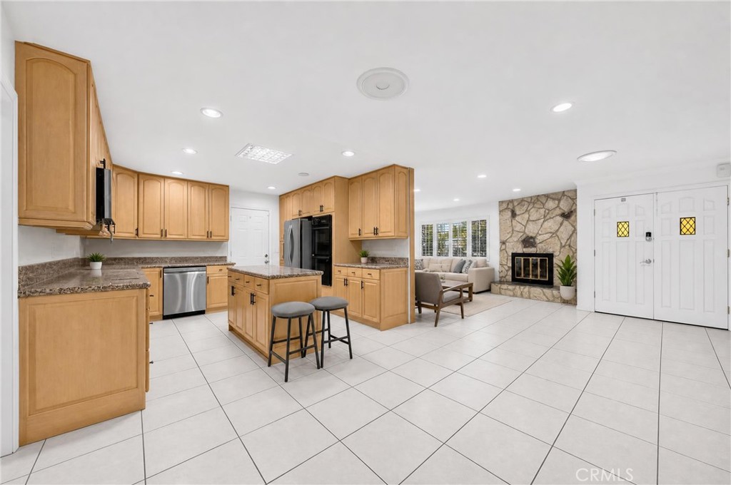 579 Aurora Property Photo 6