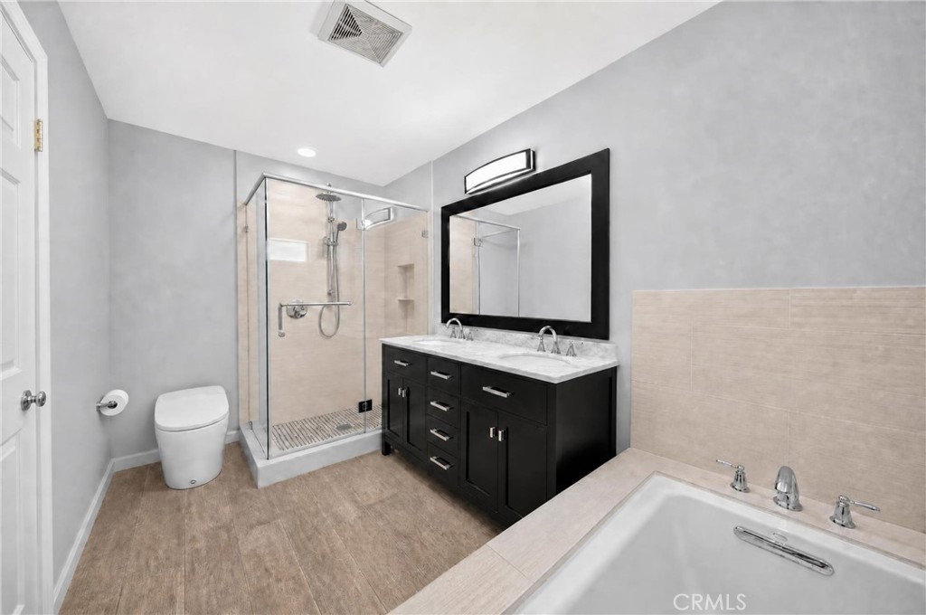 579 Aurora Property Photo 18