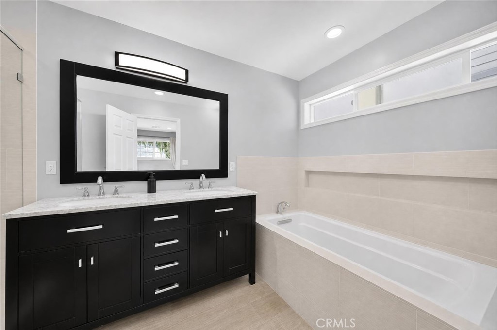 579 Aurora Property Photo 19