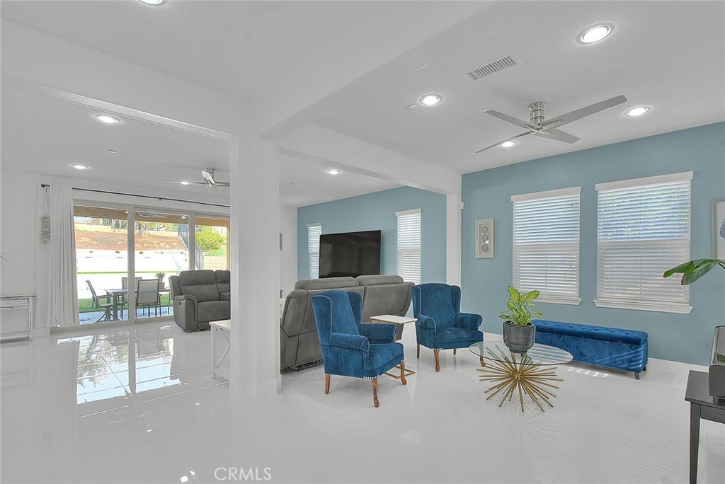 5924 Nisa Drive Property Photo 7
